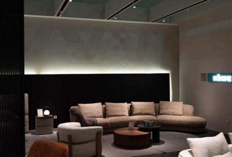 Fabric vs Leather Sofas: Which Material Is Better for Commercial Use?插图1 Fabric vs Leather Sofas: Which Material Is Better for Commercial Use?插图1